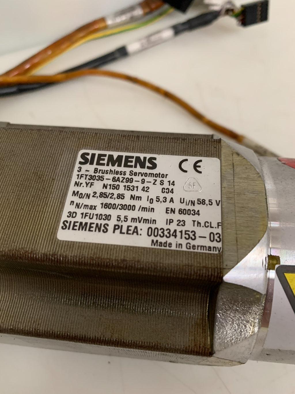 SIEMENS BRUSHLESS SERVO MOTOR PL EA 00334153-03  1FT3035-6AZ99-9-Z S 14