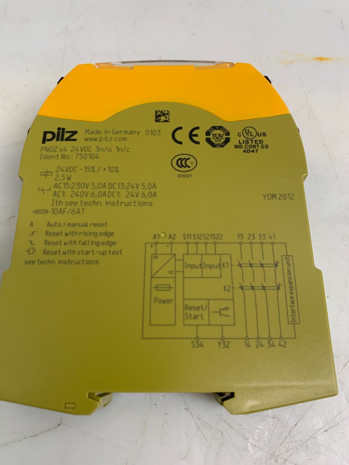 Pilz PN0Z S4 750104 Safety Relay PN0Z S4 7501041