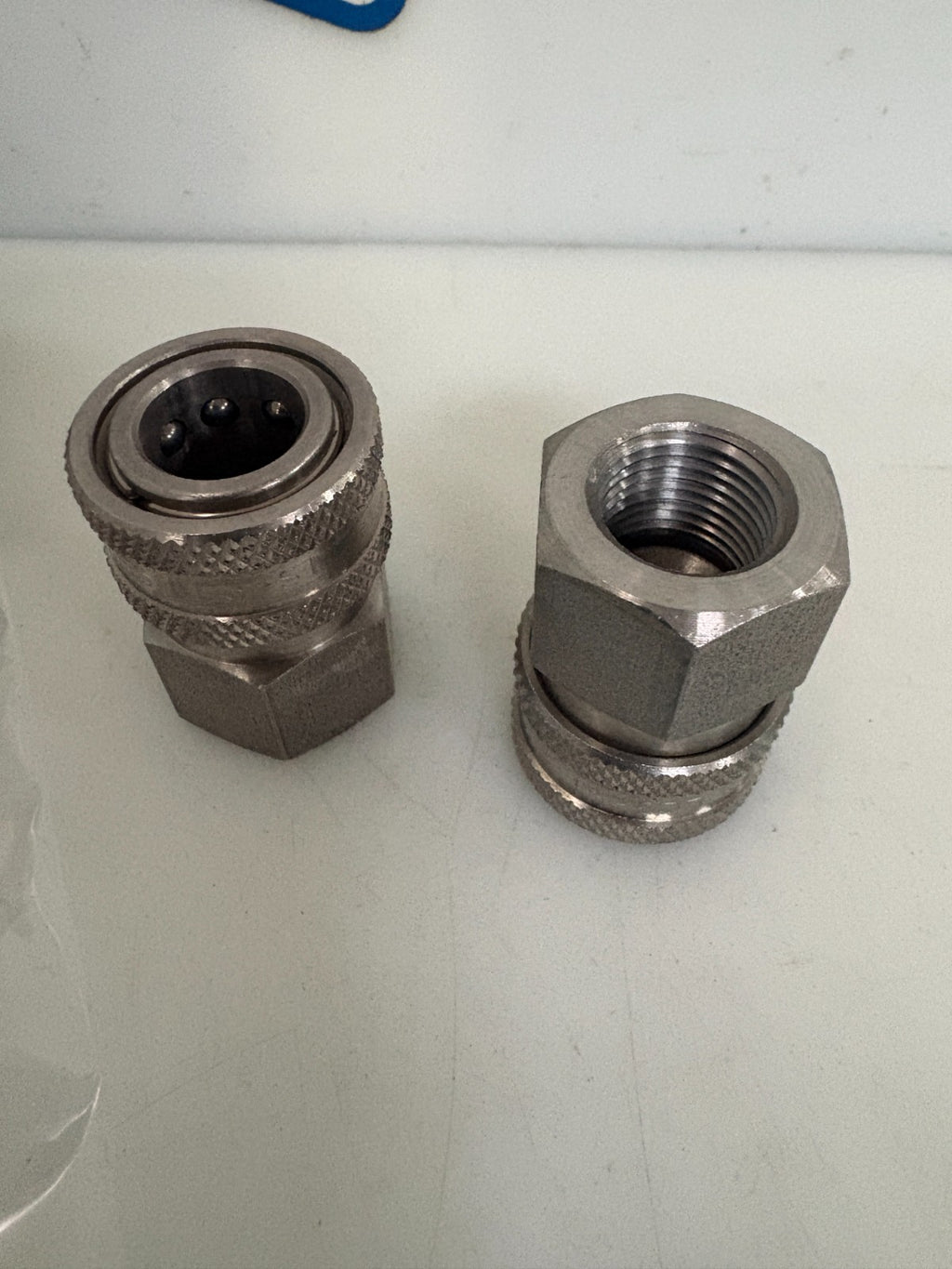 LOT OF 12 EATON 3/8 STAINLESS STEEL QUICK CONNECT COUPLING1