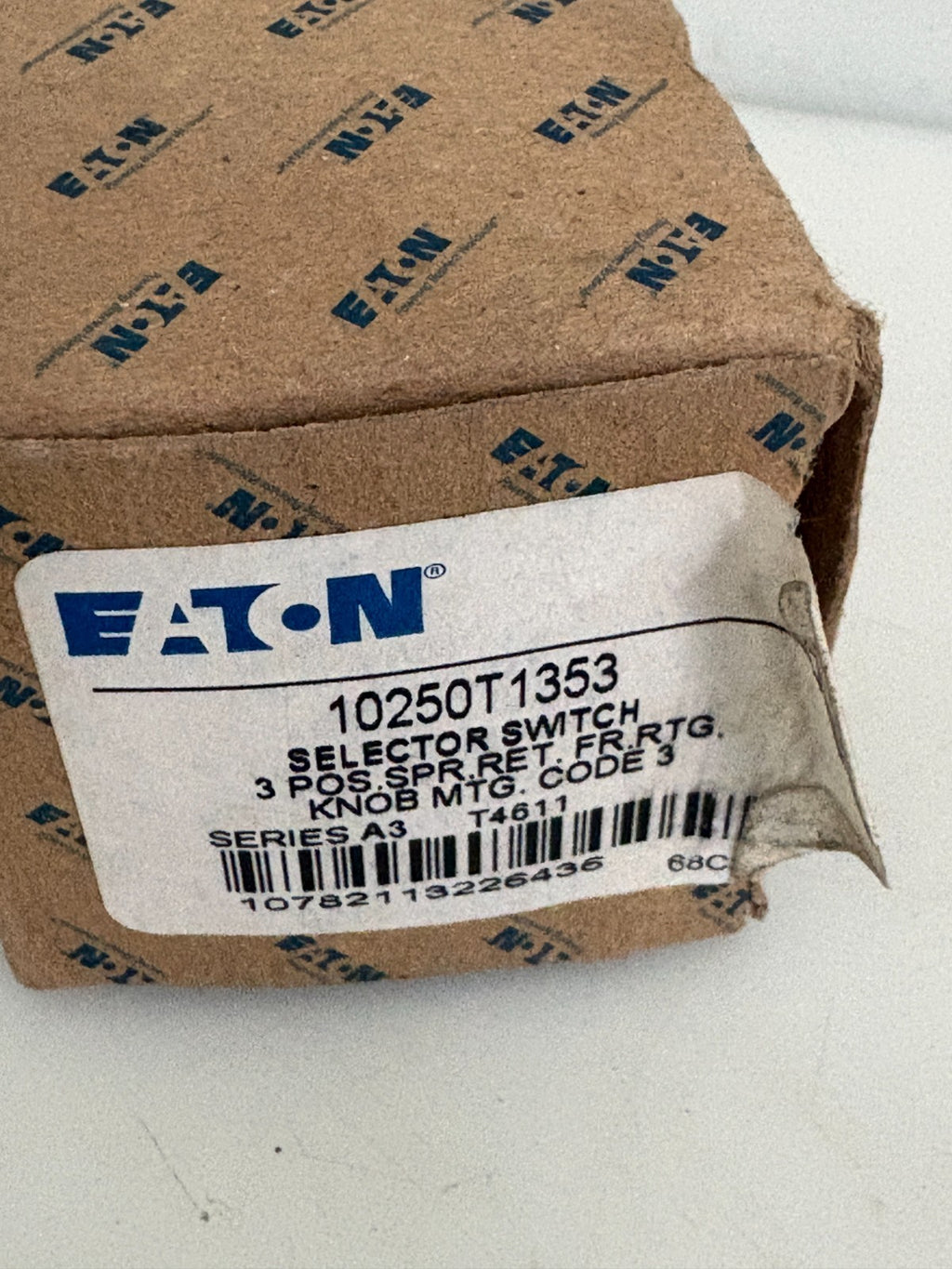 EATON 3 POSITION SELECTOR SWITCH 10250T13532