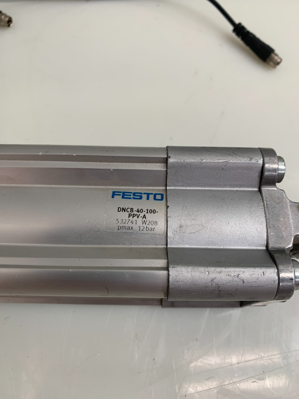 FESTO DNCB-40-100-PPV-A  Pneumatic Cylinder 532741 w/2 SICK RZT6 Sensors 10239731