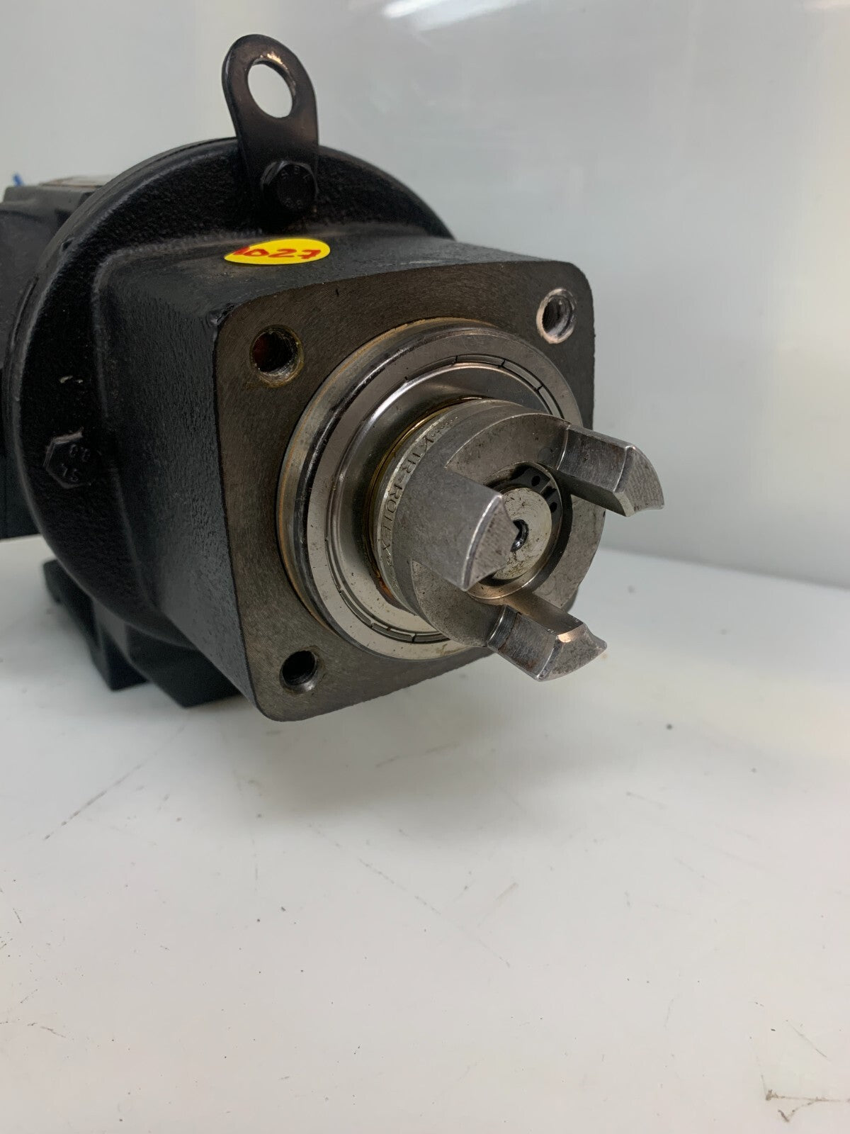 SEW-EURODRIVE SF37 AQA100/3 Gearmotor