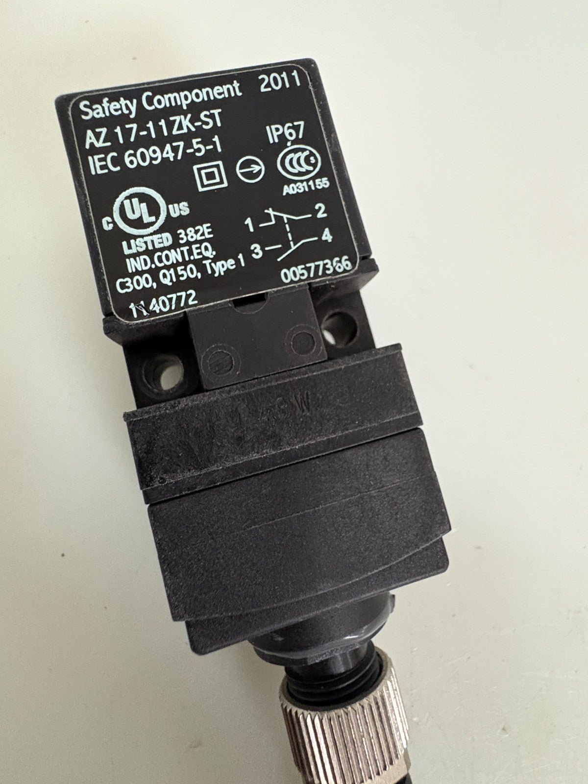 SCHMERSAL SAFETY LOCKING SWITCH AZ17-11ZK-ST