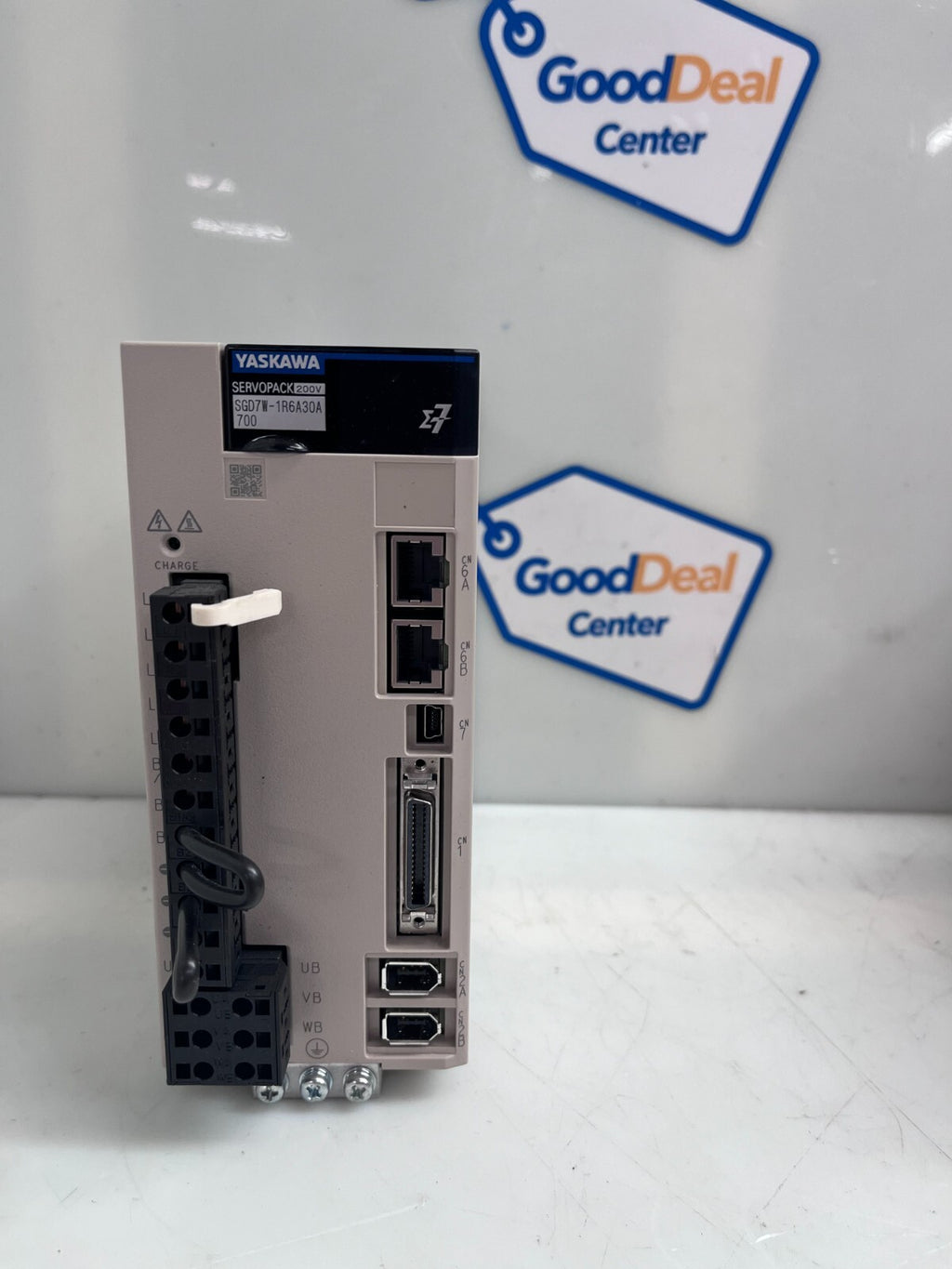 YASKAWA SGD7W-1R6A30A700 ServoPack 200V