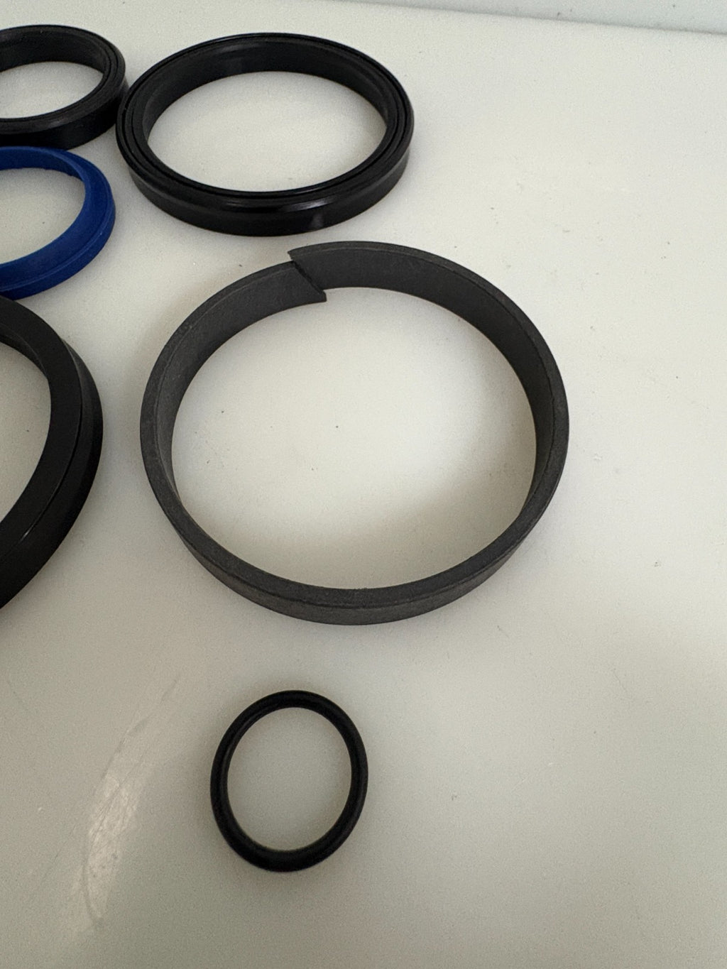 SEAL KIT CYL 3 1/4 FOR CYLINDER A 01-14018