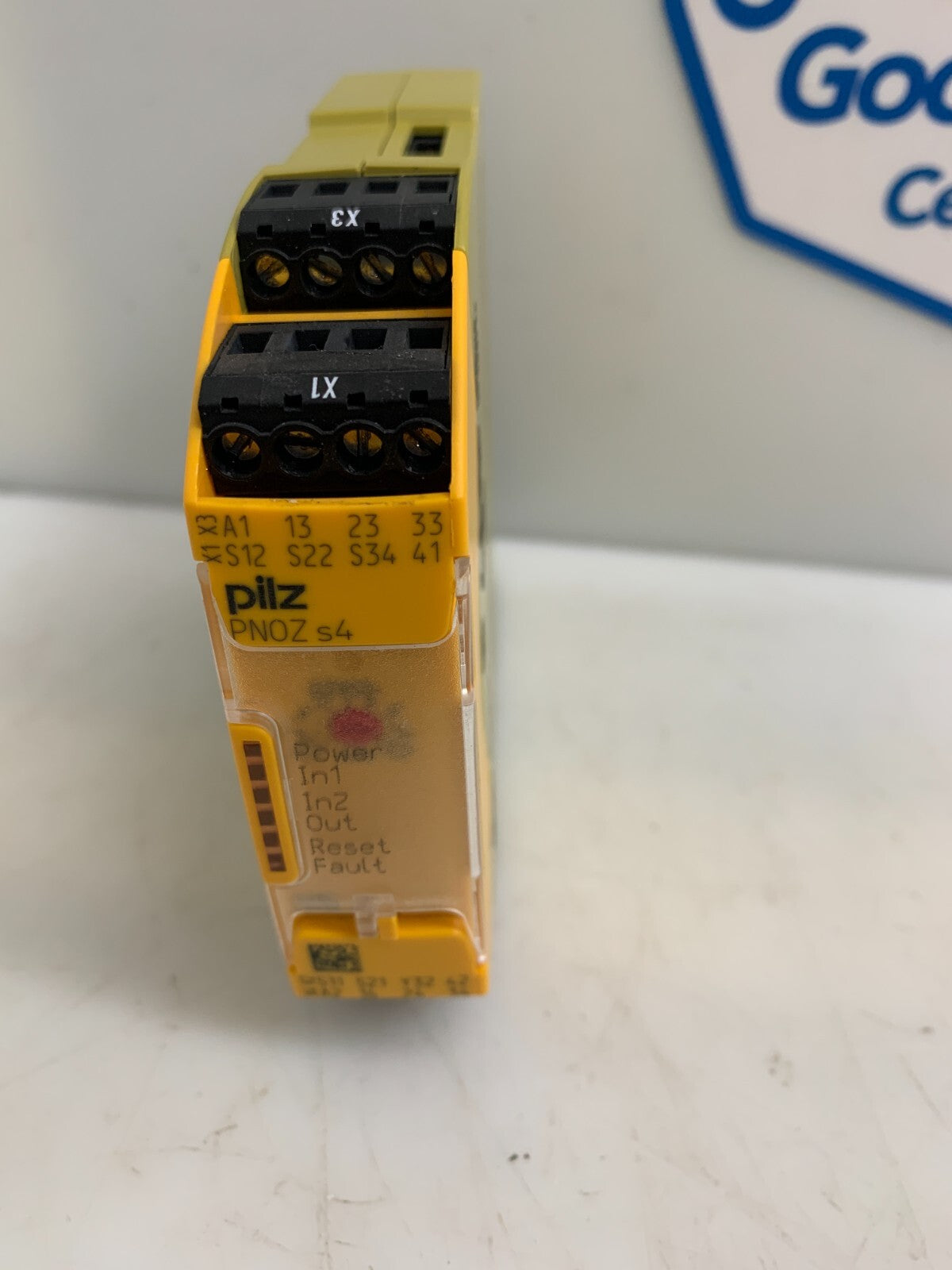 Pilz PN0Z S4 750104 Safety Relay PN0Z S4 7501040