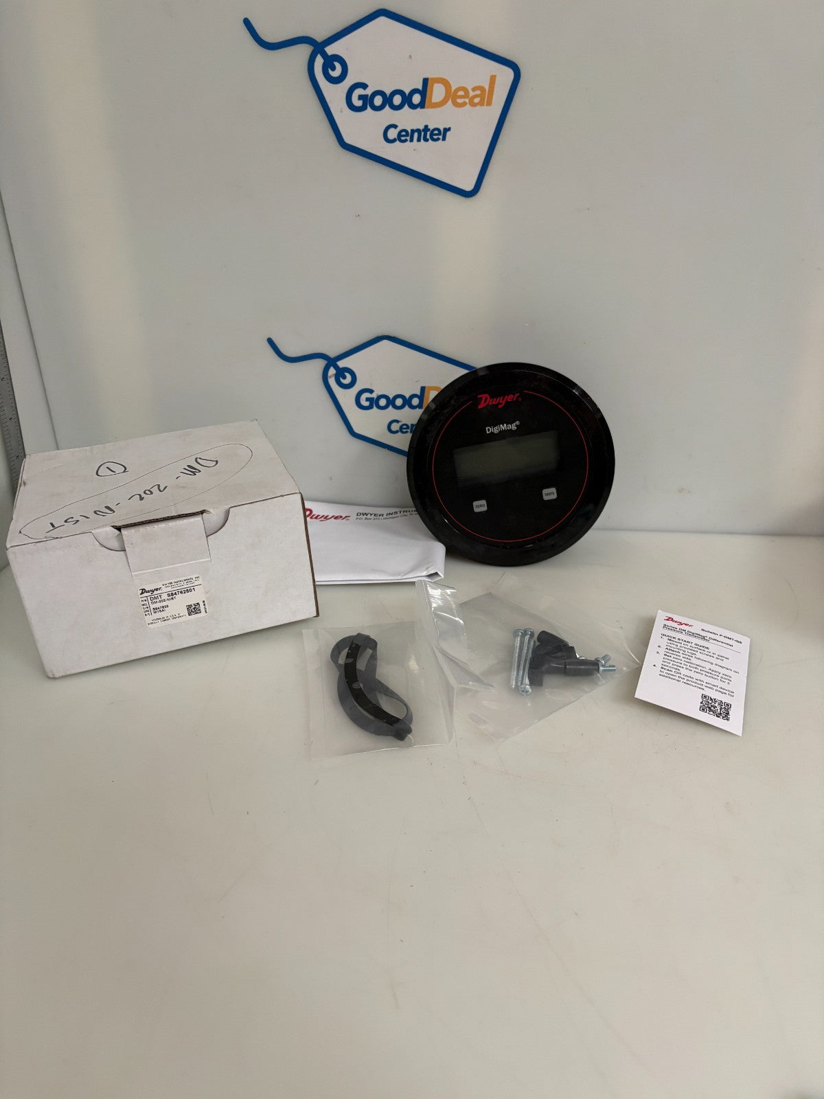 DWYER DIGI MAG DIFFERENTIAL PRESSURE TRANSMITTER AIR/GASES 4-20 MA0