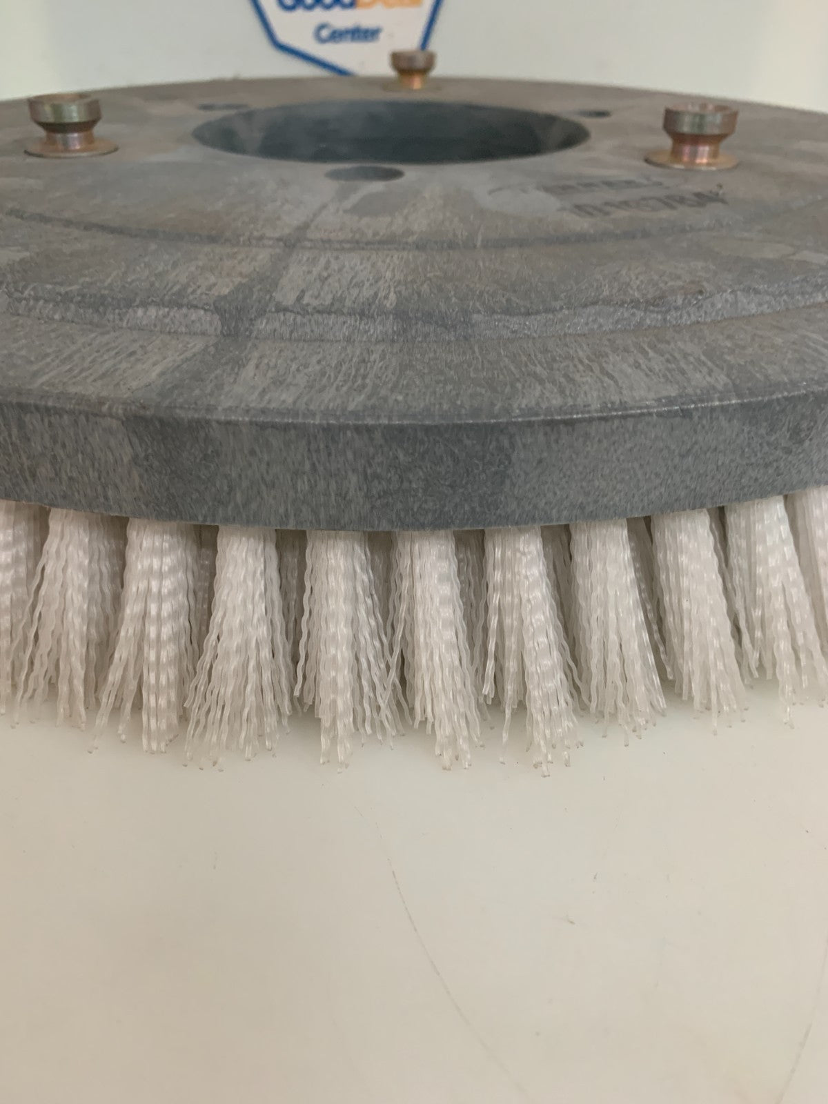 TENNANT 17" NYLON SCRUB BRUSH 3 LUG2