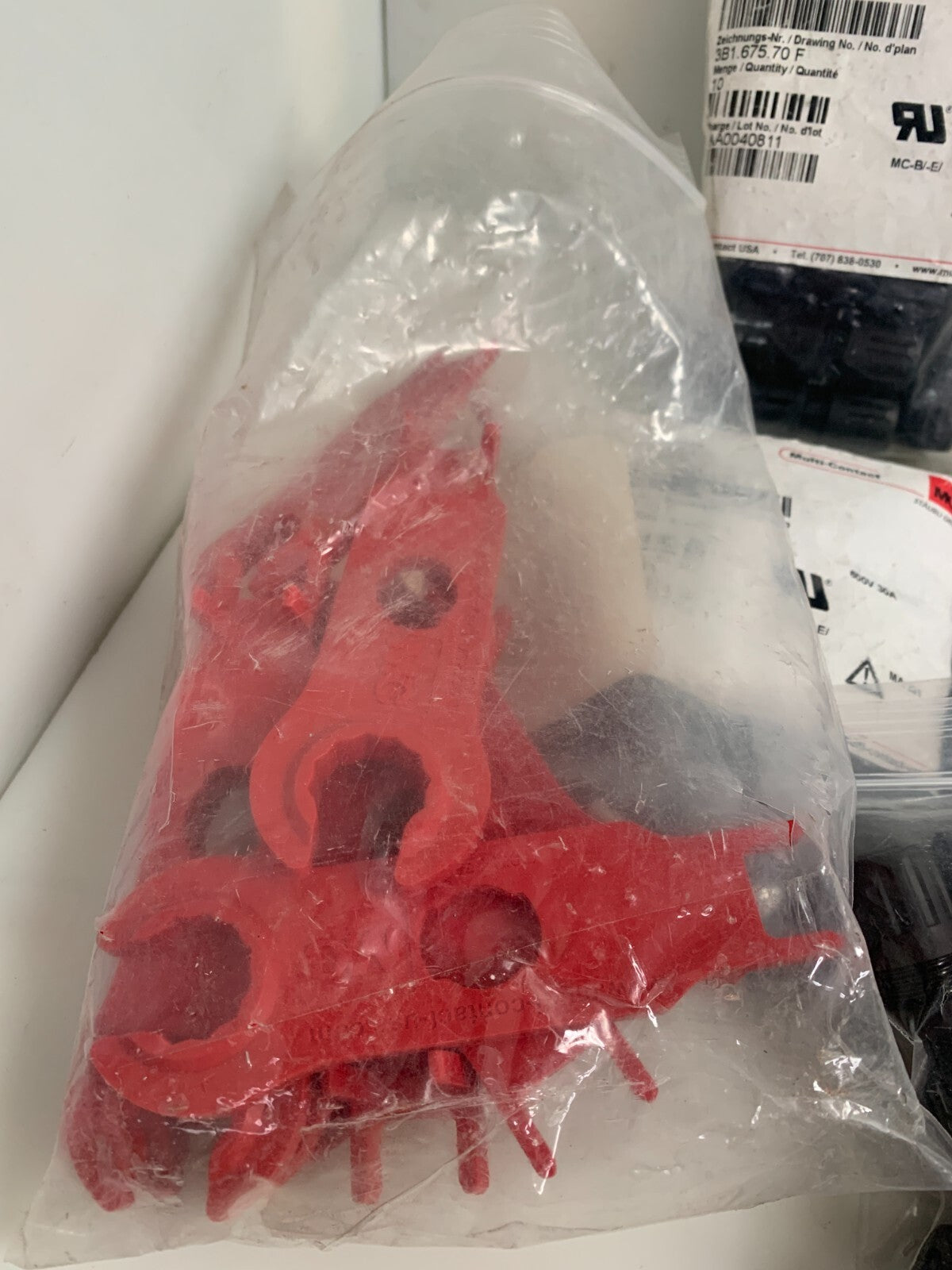 STAUBLI MULTI CONTACT 32-001 4 P0001-UR  LOT OF MIX CONNECTOR AND TOOLS3