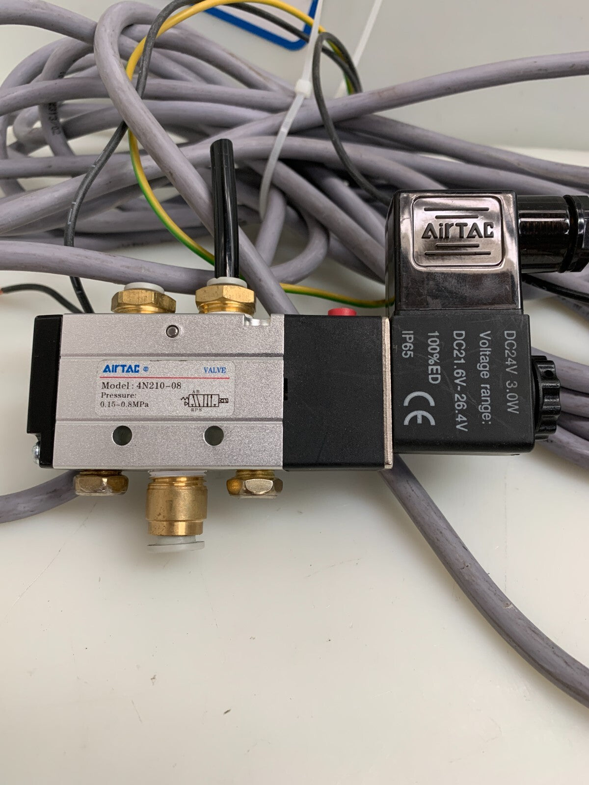 AIRTAC  Solenoid Valve  4V210-08  w/Cable
