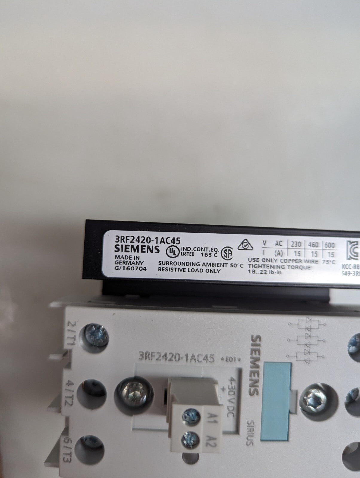 Siemens 3RF2420-1AC45 Solid State Relay Connector