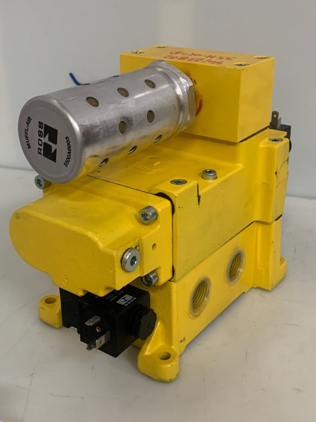 ROSS CONTROLS DOUBLE SOLENOID VALVE W/BASE DM2CNA 54A21 2-8 BAR
