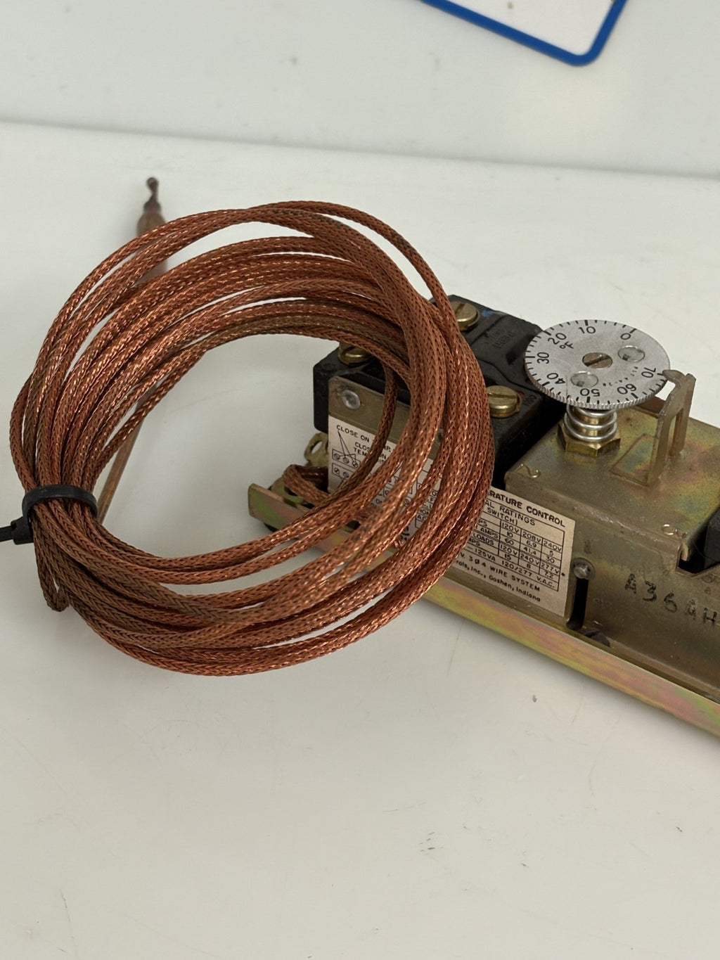 JOHNSON CONTROLS TEMPERATURE CONTROLLER A 36 AHA-58