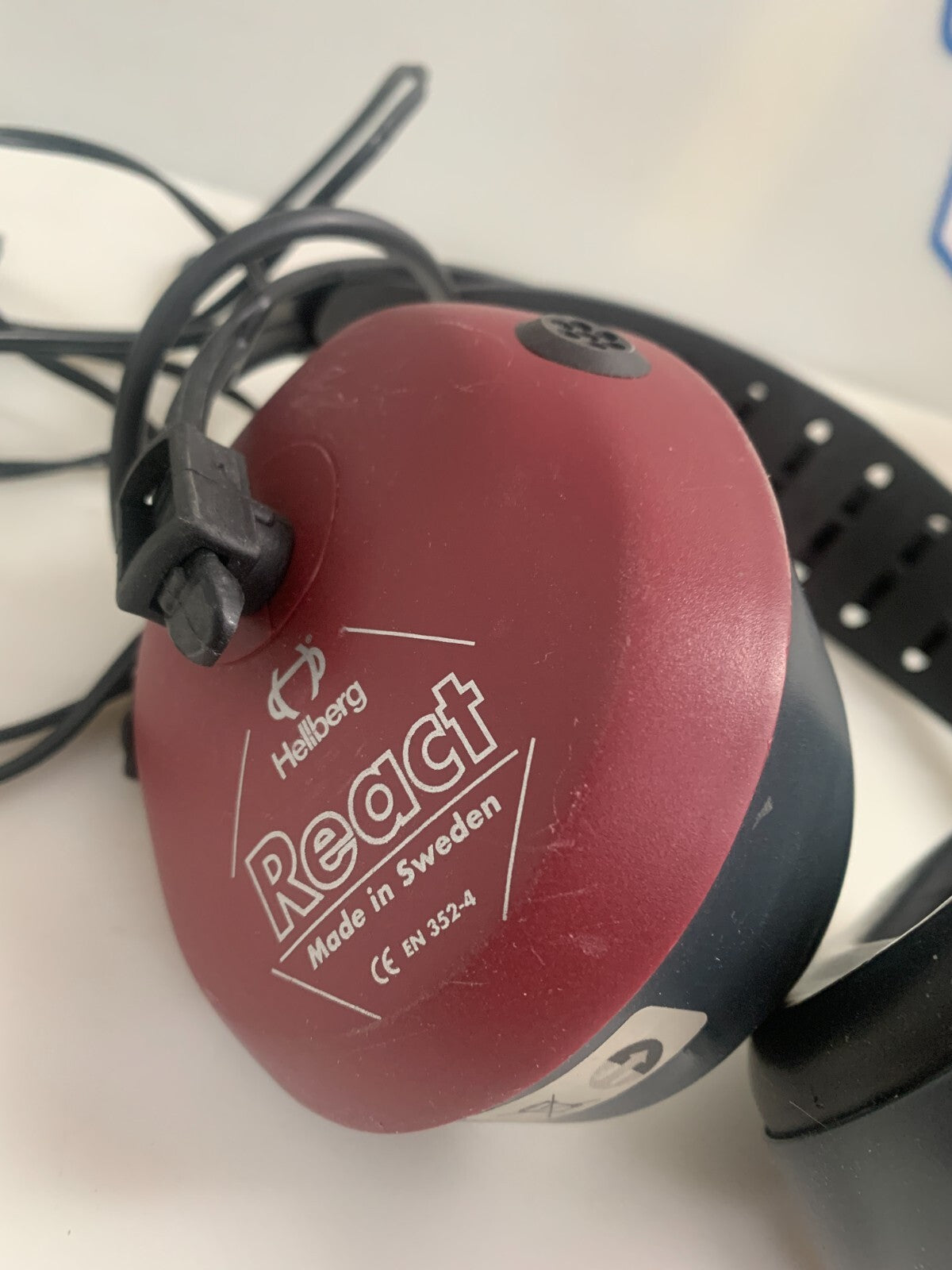 HELBERG REACT HEAD BAND AM/FM RADIO
