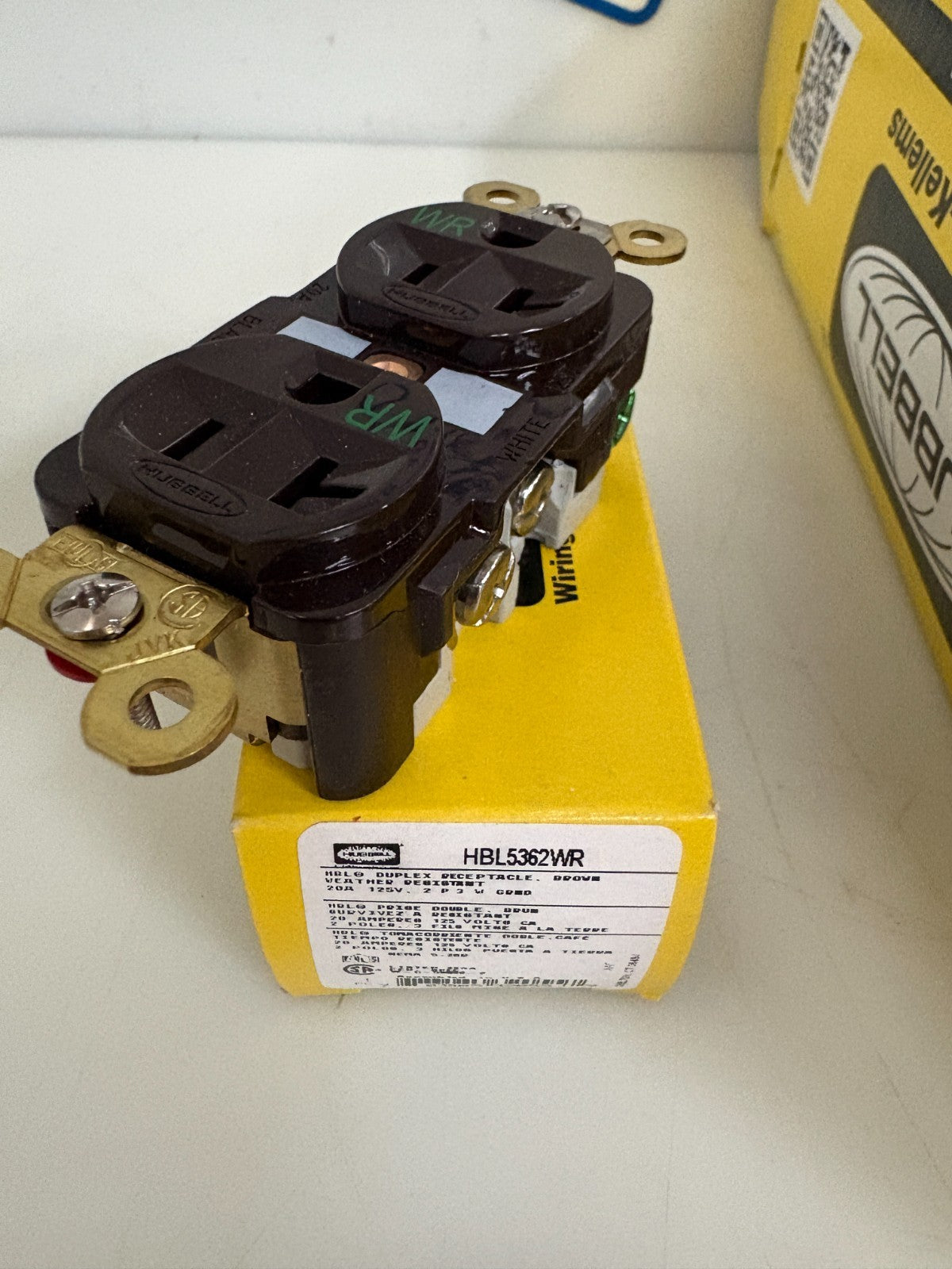HUBBELL WEATHER RESISTANT BROWN DUPLEX RECEPTACLE HBL 5362WR 10 PER BOX1