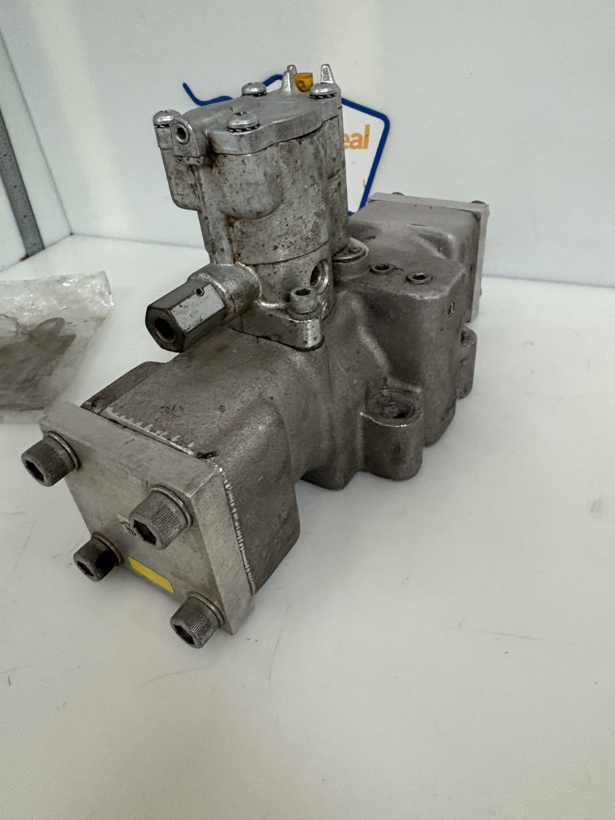 PARKER SOLENOID VALVE L67589102532