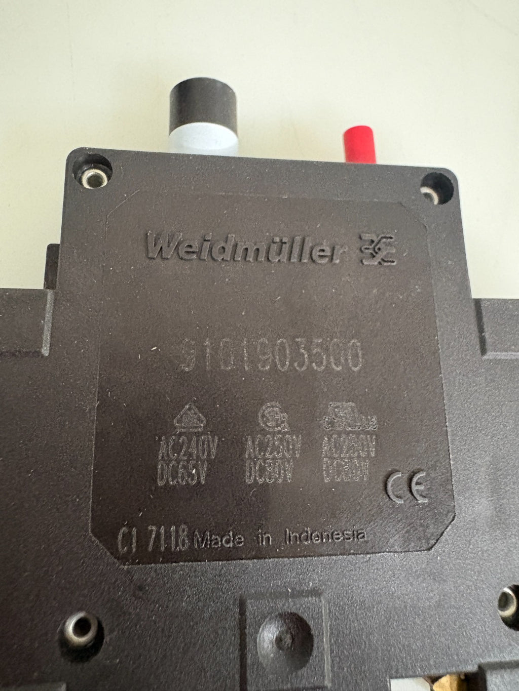 WEIDMULLER CIRCUIT BREAKER MIX LOT 9101903500 2X 10 AMP 2X 15AMP2