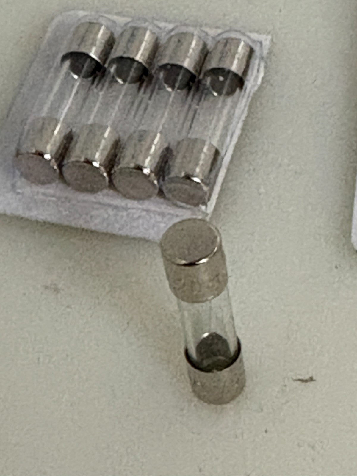 LOT OF 47 SCHURTER CARTRIDGE FUSE 7010-3240 TYPE D11