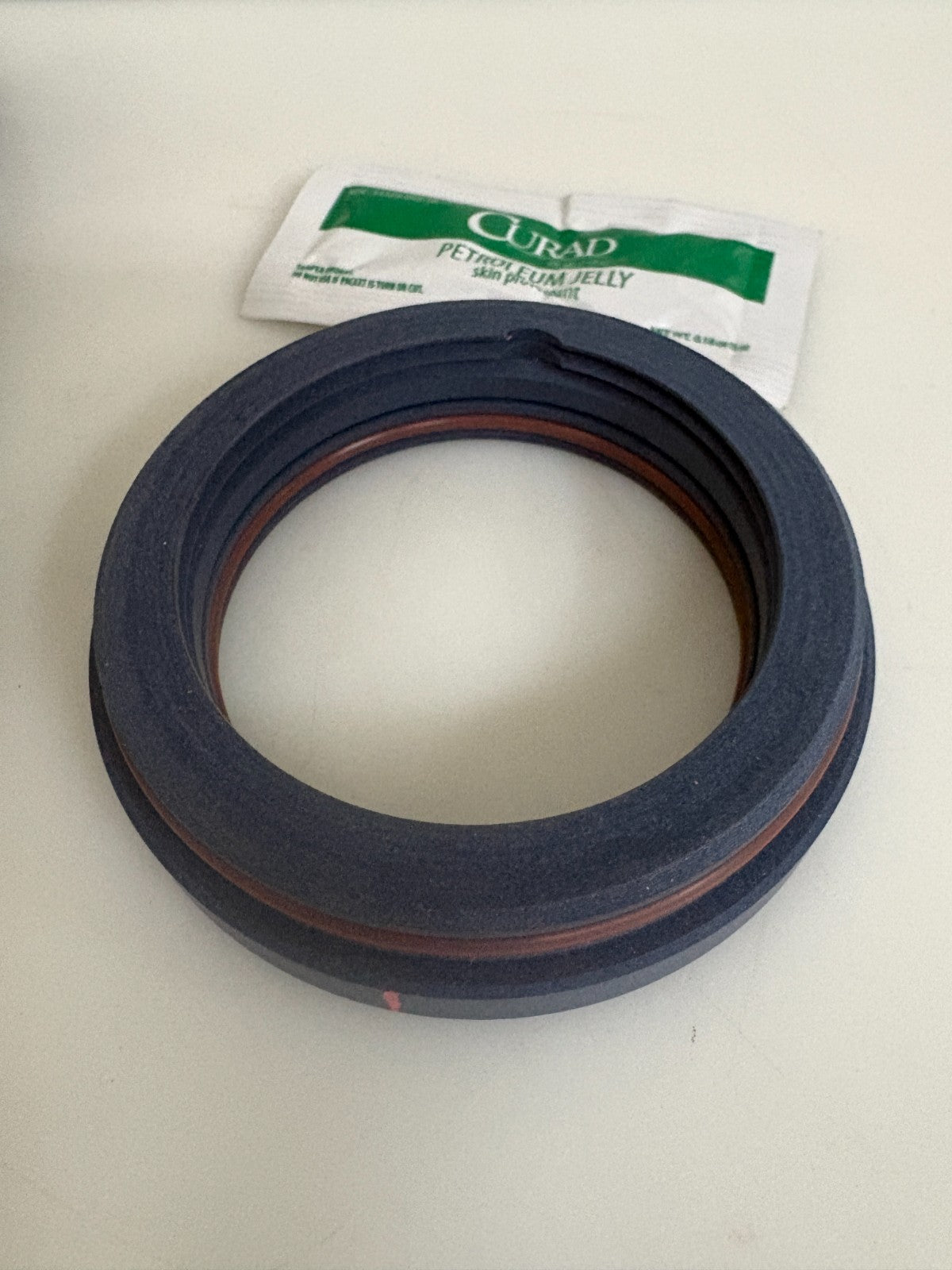 GARLOCK KLOZURE LABYRINTH BEARING ISOLATOR GLASS FILLED 29502-41112