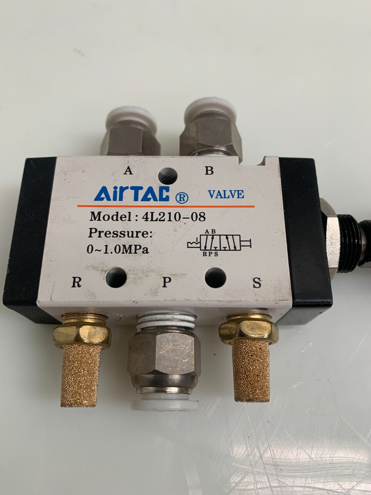 AIRTAC  Shut Off Valve  4L210-08