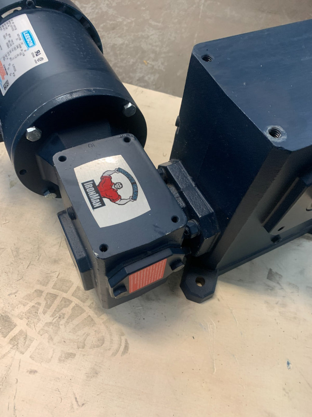 GROVE GEAR IRONMAN WORM GEAR REDUCER GRG-DUMQ-832-300-R1-56 W/LEESON 3/4 HP
