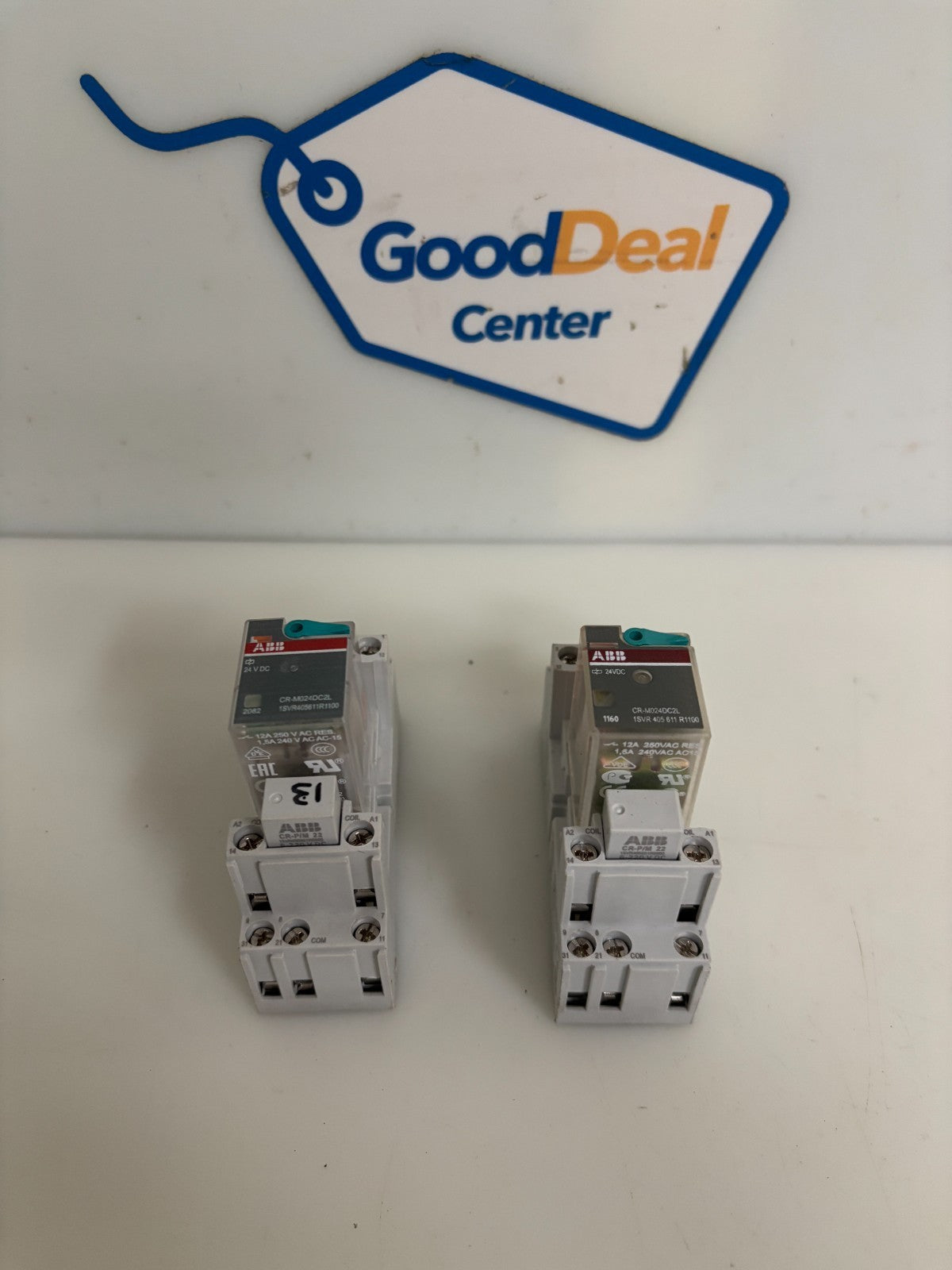 LOT OF 2 ABB RELAY MODULE CR-M024DC2L W/ABB CR-M3SS BASE AND CR-M3SS0