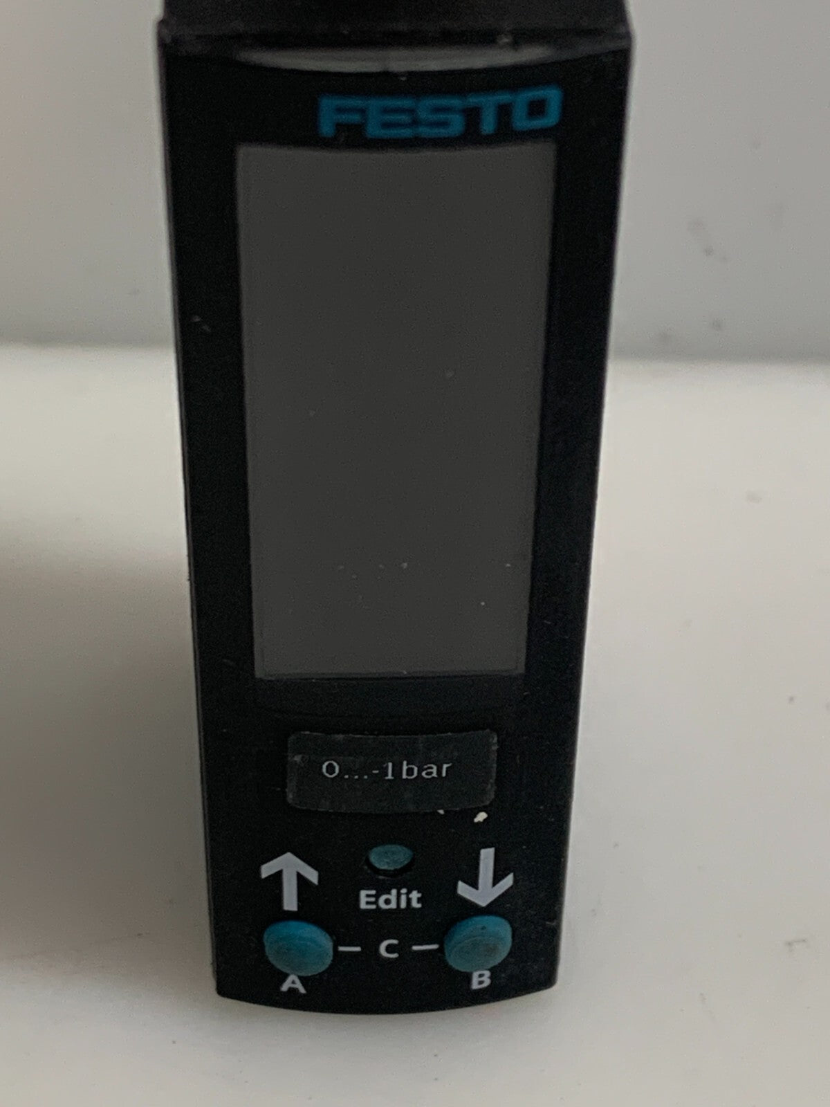 FESTO  SDE3-V1D-8-WQ4-2P-M8  Pressure Sensor  5396791