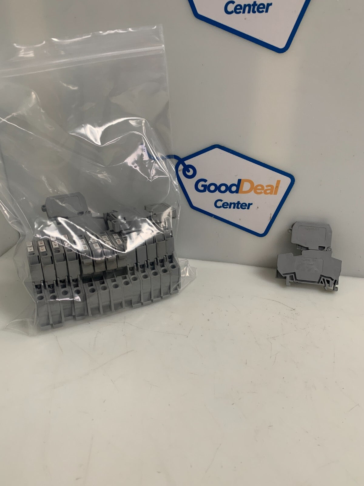 LOT OF 17 WAGO FUSE TERMINAL 281-6230