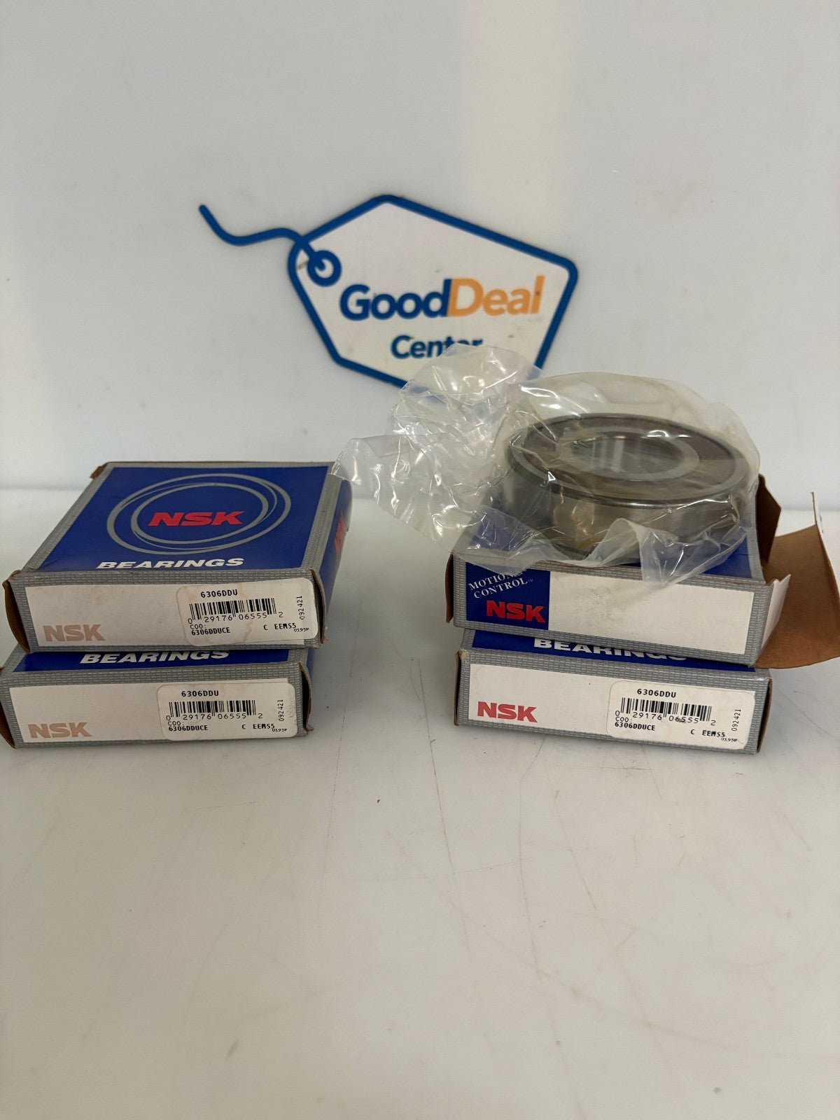 LOT OF 4 NSK SINGLE ROW BALL BEARING 6306DDU 0