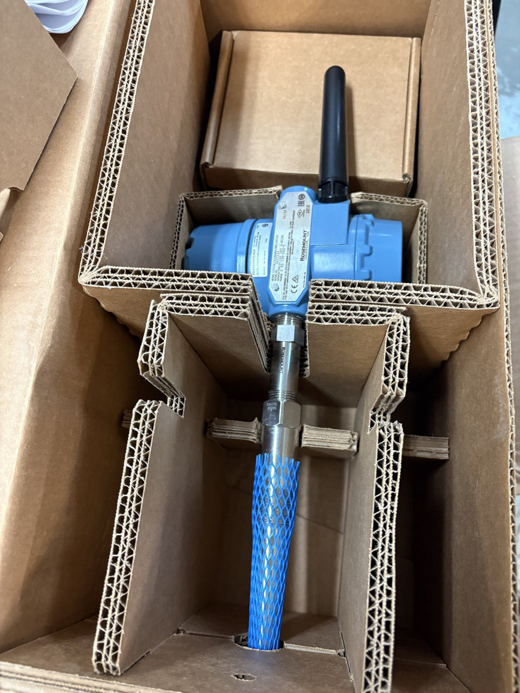 EMERSON ROSEMOUNT WIRELESS THERMO COUPLE TRANSMITTER 214CRTSMB1S4E0062SLKAXW7