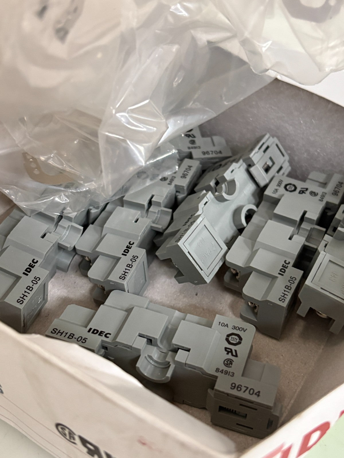 IDEC RELAY SOCKET SH1B-05 3