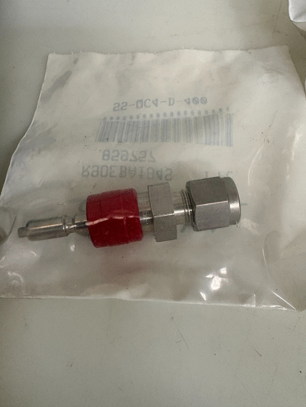 LOT OF 2 SWAGELOK QUICK CONNECT SS-QC4-D-400