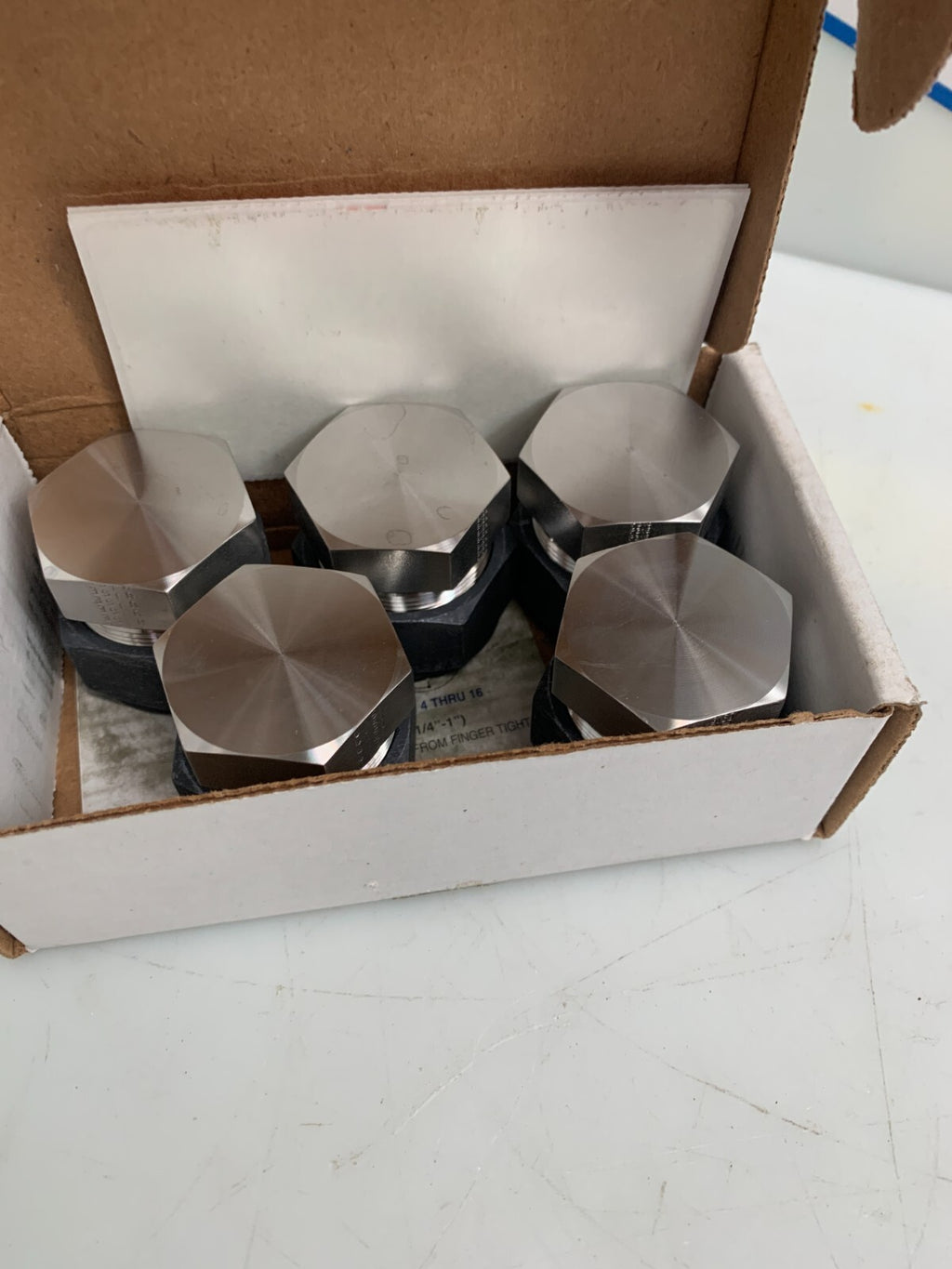 PARKER  PNBZ-SS-CNQ  1'' Compression Cap  (Lot of 5)3