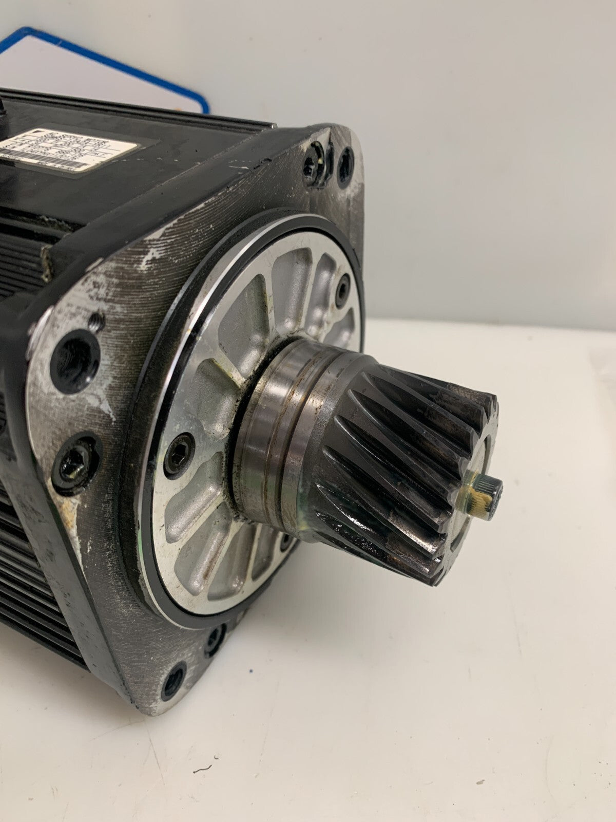 Yaskawa SGMRS-13A2A-YR11 Servo Motor w/ Encoder