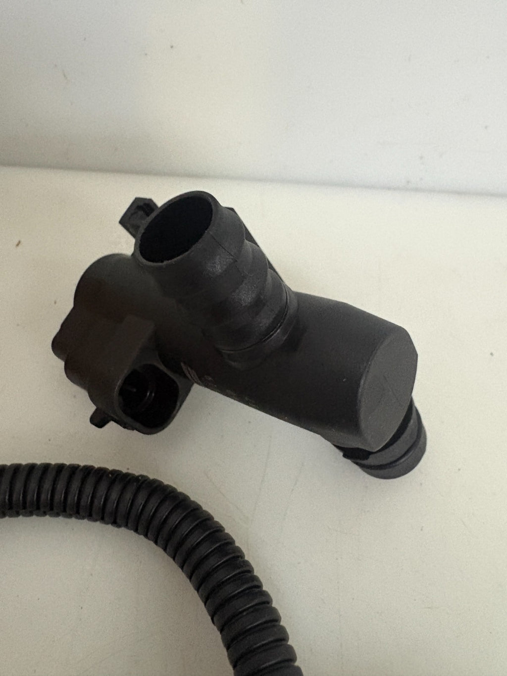 DORMAN VAPOR CAN VENT VALVE (CHEVY SILVERADO) GMC SIERRA 911-0191