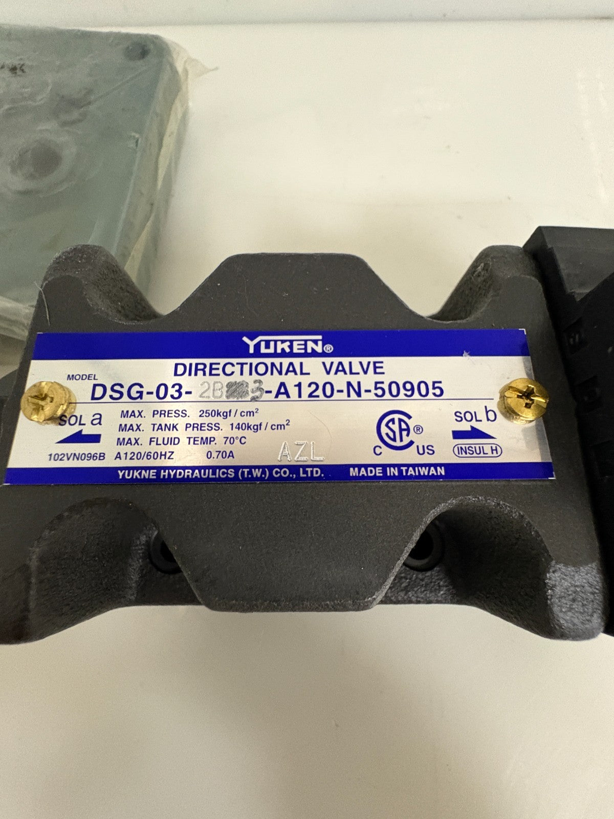 YUKEN DIRECTIONAL VALVE DSG-03-2B3-A120-N-509051