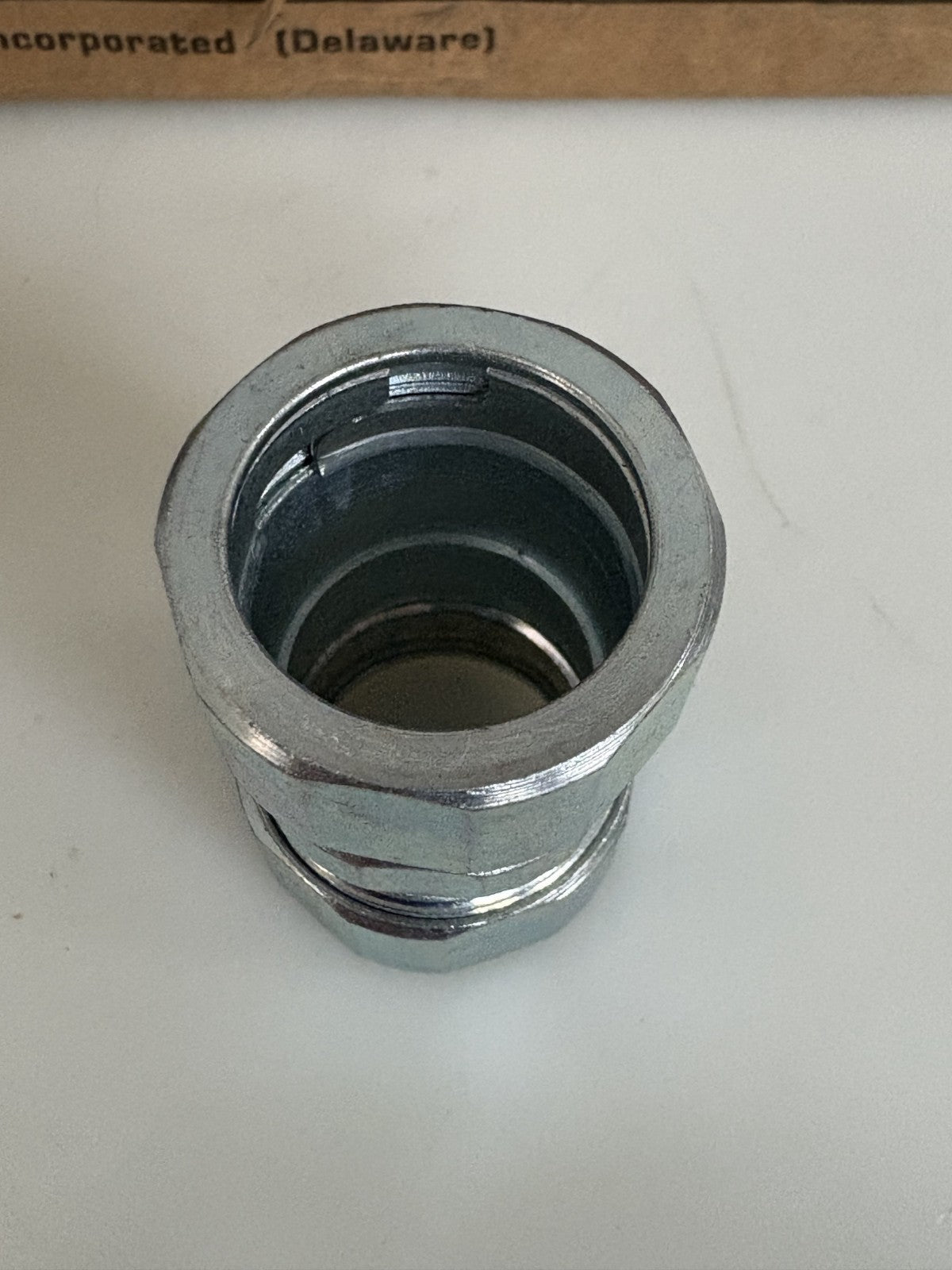 HUBBELL 1/2" COMPRESSION COUPLING #1822 BOX OF 253