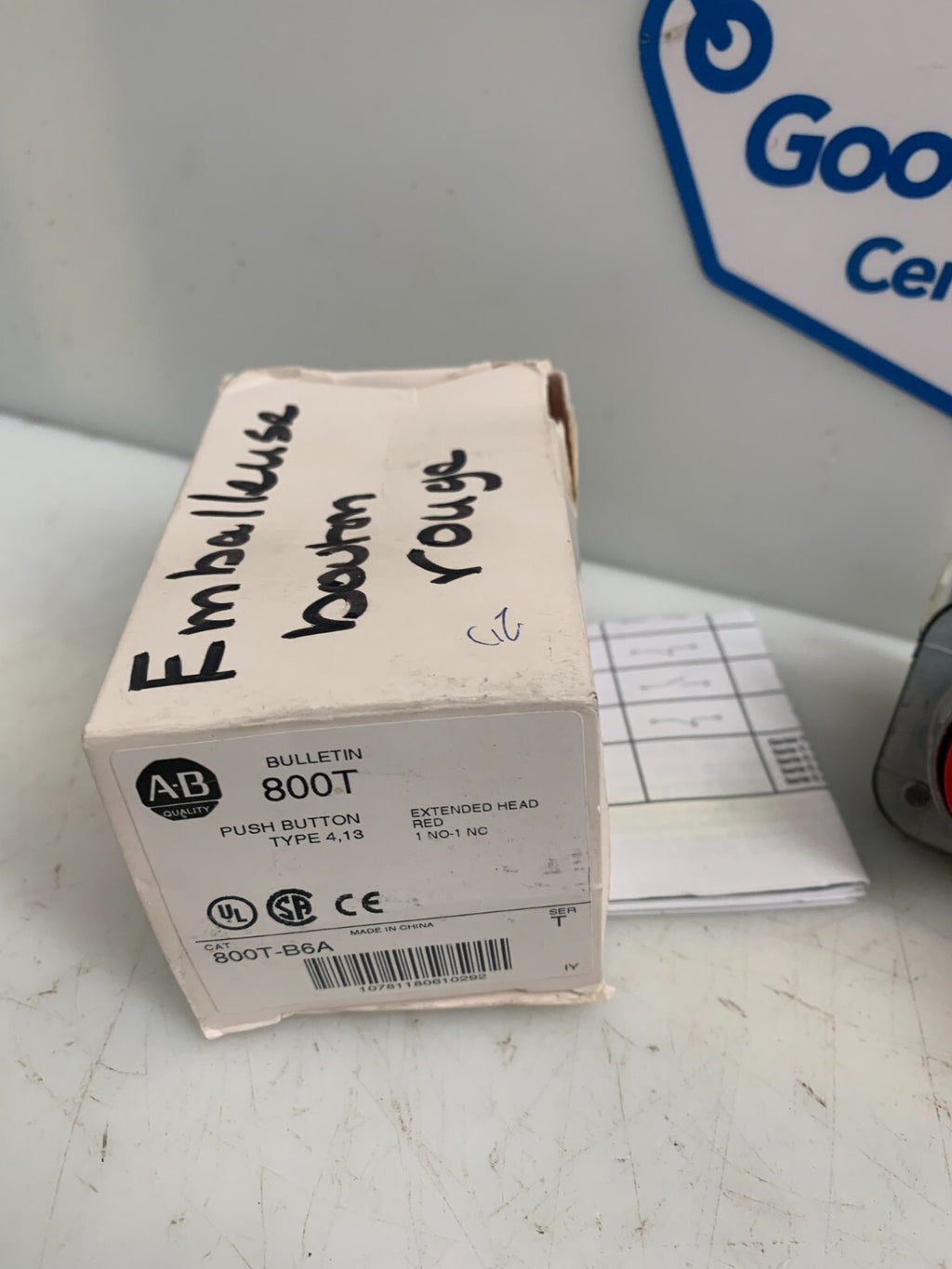 ALLEN BRADLEY  Red Push Button  800T-B6A