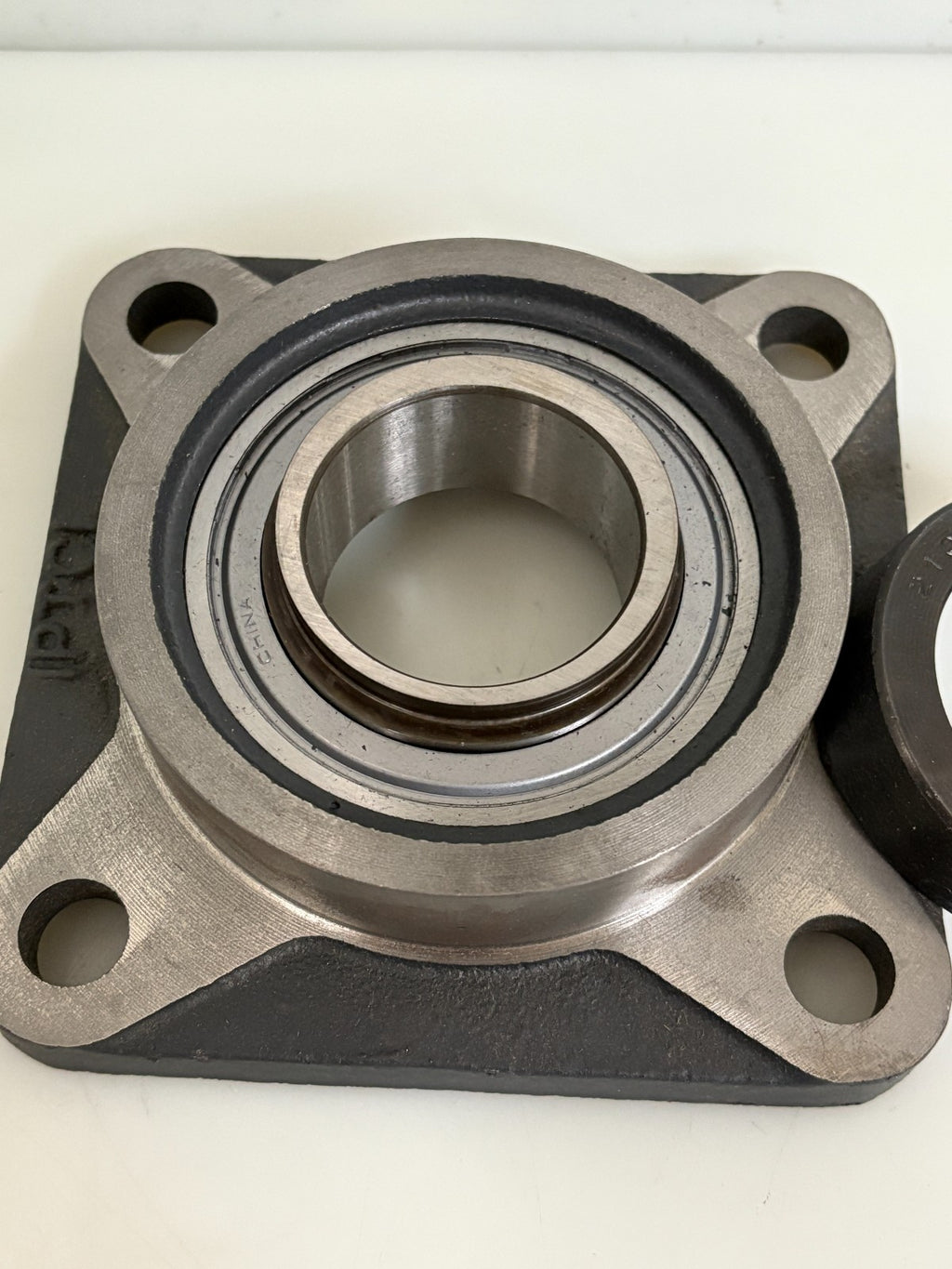 IPTCI 1 15/16 FLANGE BEARING SAF 210 31 G1