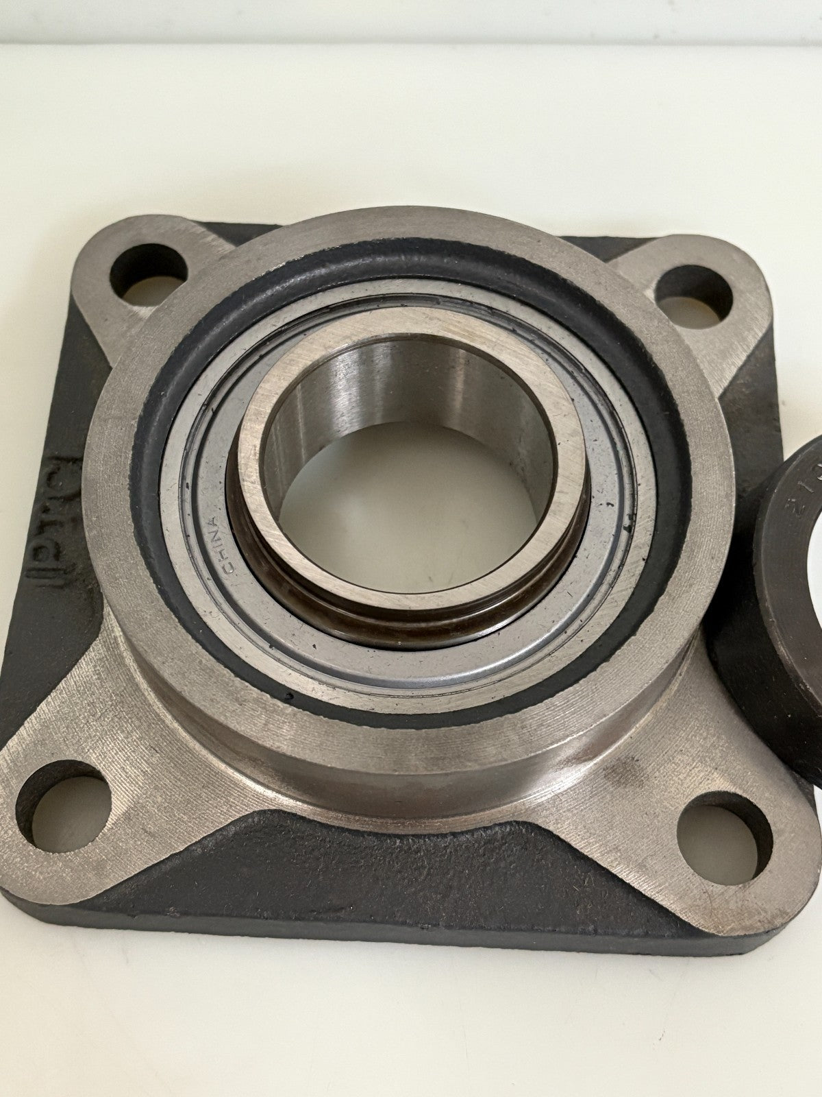 IPTCI 1 15/16 FLANGE BEARING SAF 210 31 G1
