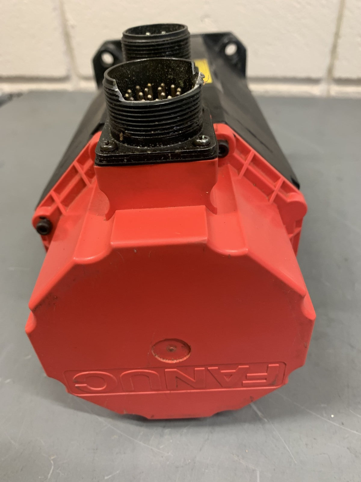 GE FANUC AC SERVOR MOTOR 6/2000 A06B-0127-B0763
