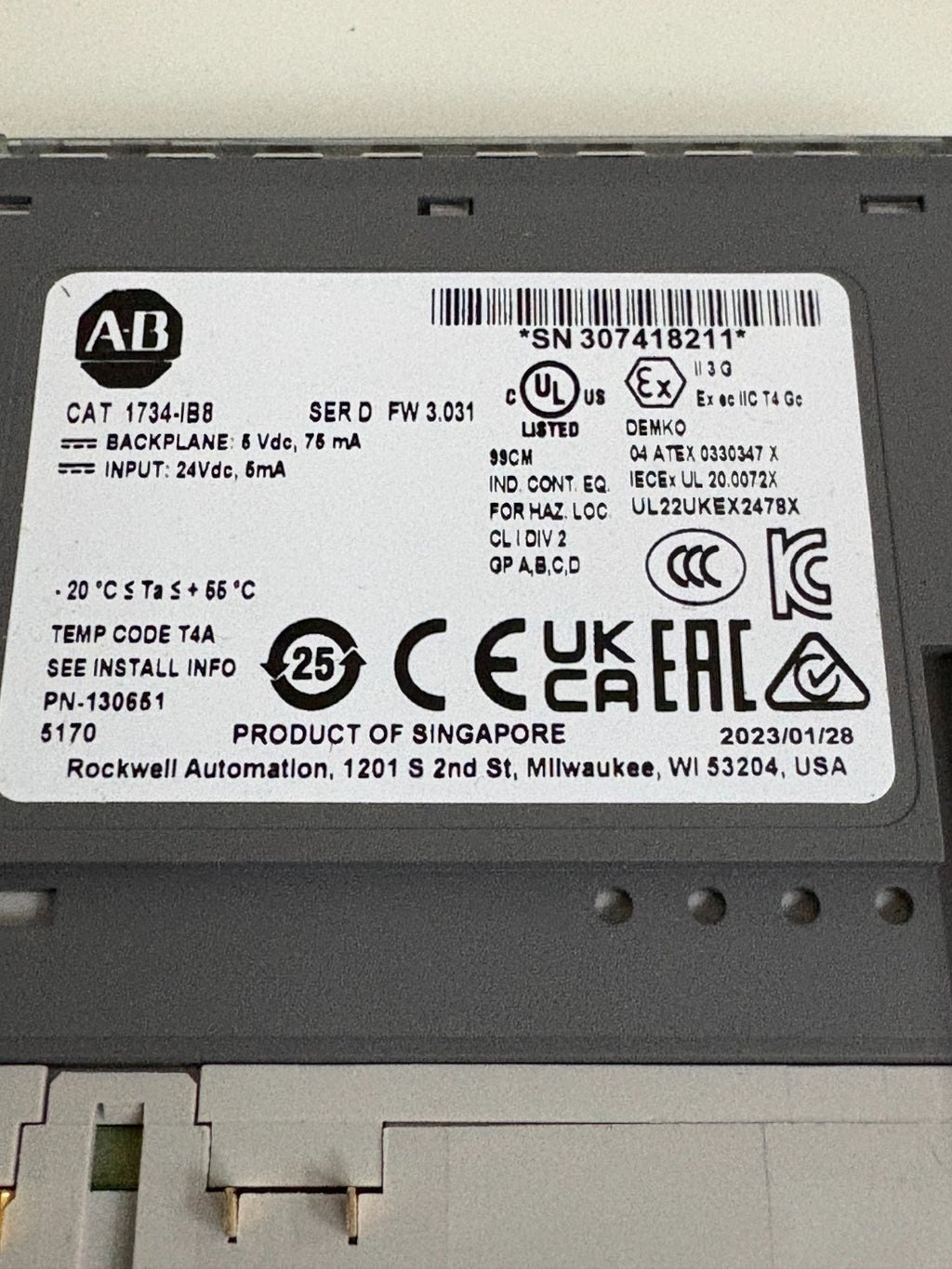 ALLEN BRADLEY CAT 1734-IB8 24V SINK INPUT W/1734-MB BASE AND 1734-RTB