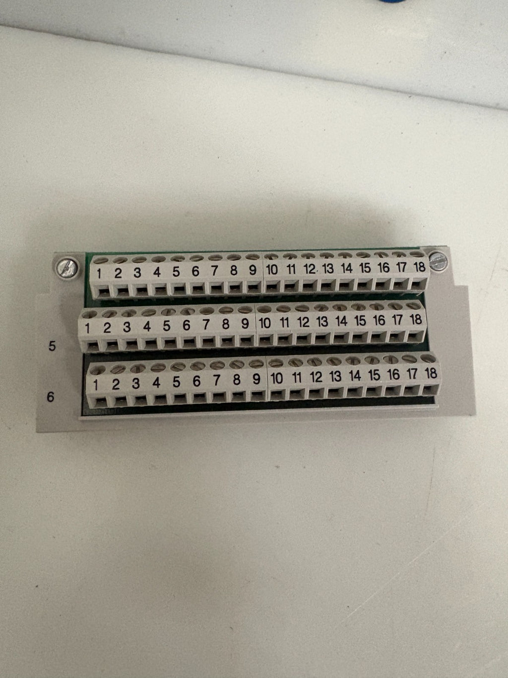 SCHNEIDER SCREW TERMINAL TSX MOMENTUM 170 XTS 004 01