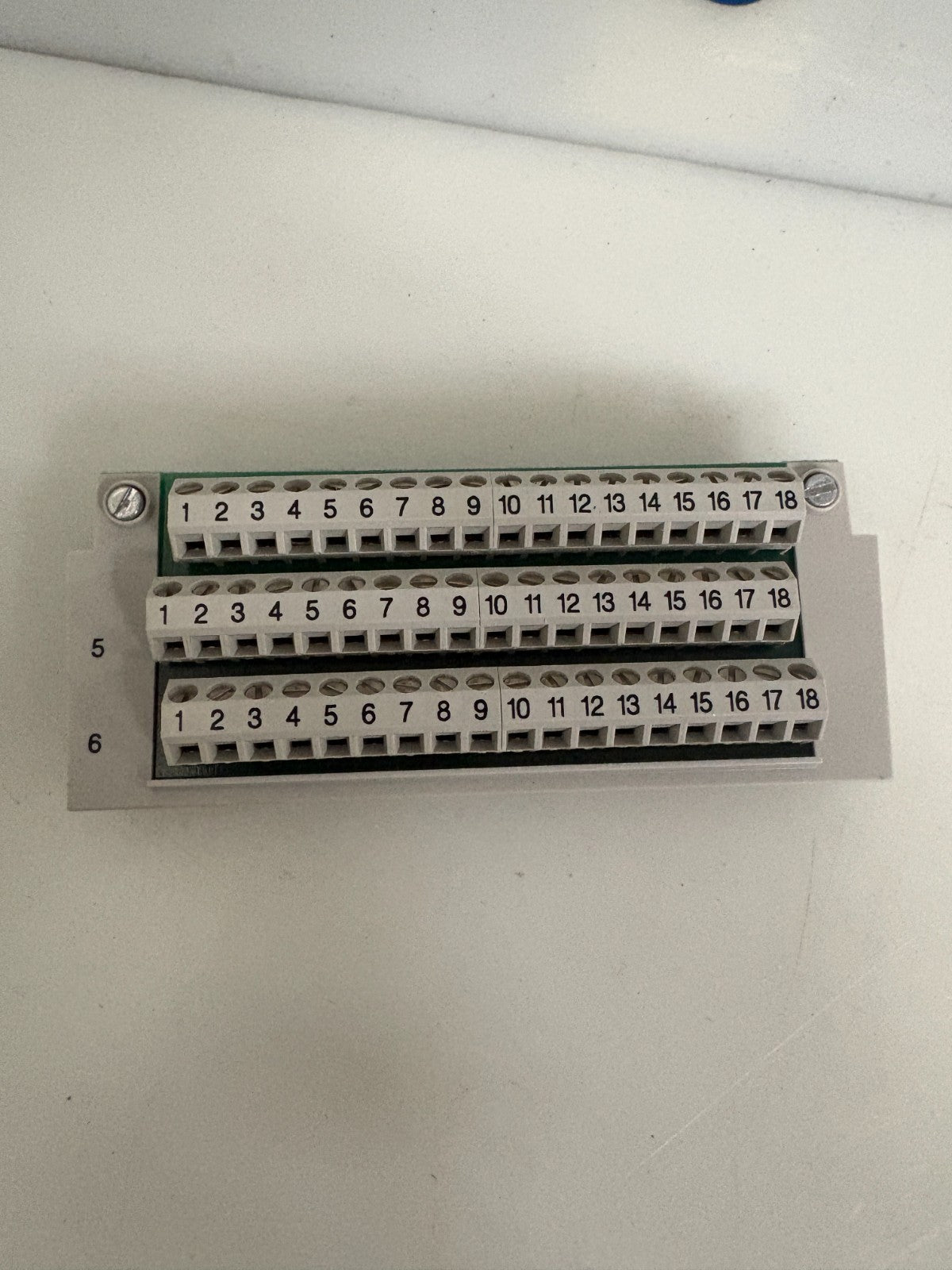 SCHNEIDER SCREW TERMINAL TSX MOMENTUM 170 XTS 004 01