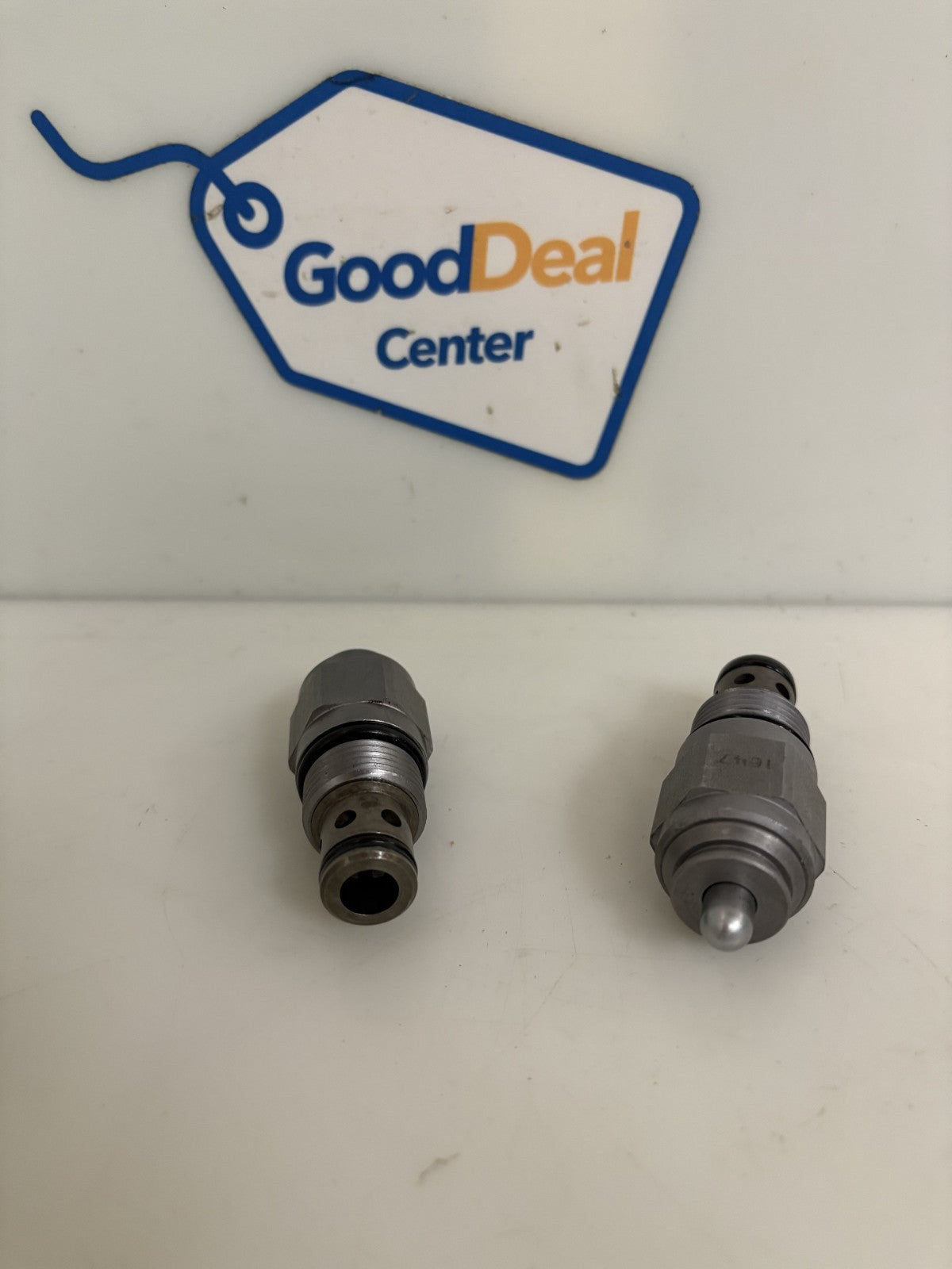 LOT OF 2 HYDRAFORCE CARTRIDGE VALVE MV10-2001