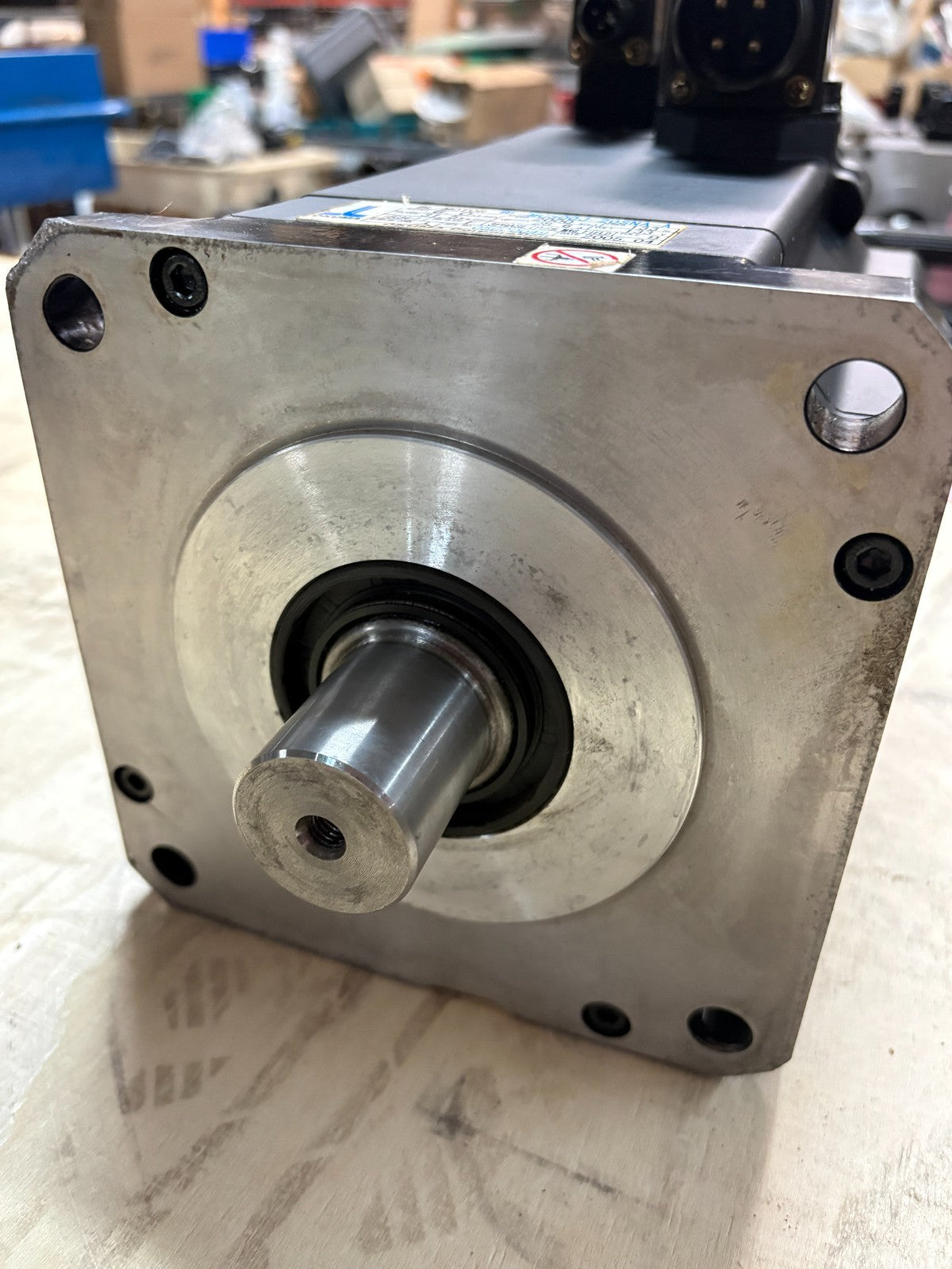 OKUMA SERVO MOTOR BL-MOTOR BL-MC300J-20 SNA-A