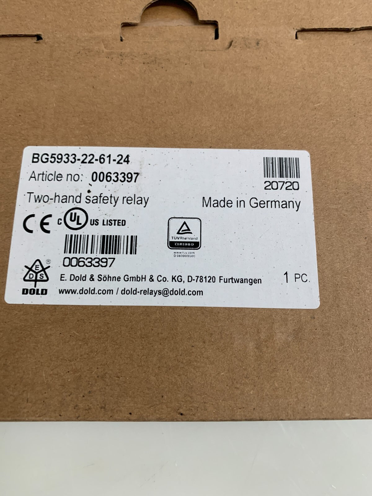 DOLD & SOHNE  BG5933-22-61-24 Two Hand Safety Relay  0063397
