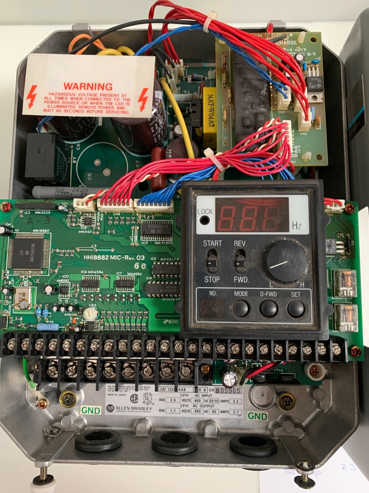 ALLEN BRADLEY ADJUSTABLE FREQUENCY AC DRIVE 1333-AAB B2