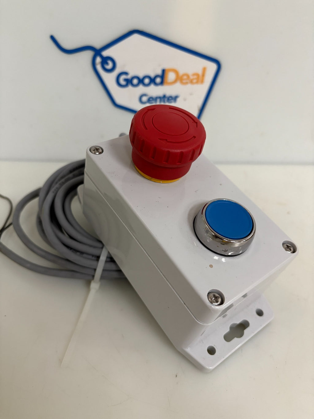 POLLY ENCLOSURE W/ON BUTTON AND EMERGENCY IDEC SHUT OFF BUTTON0