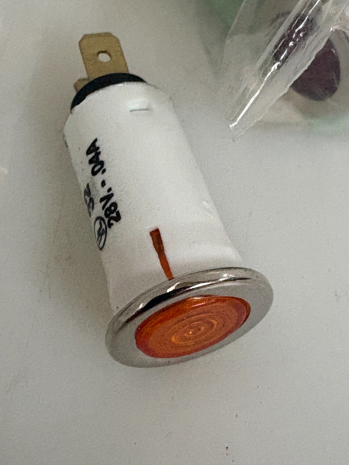 LEECRAFT INDICATOR LIGHT #32 MIX LOT 28V 0.4A 8X RED 8X AMBER1